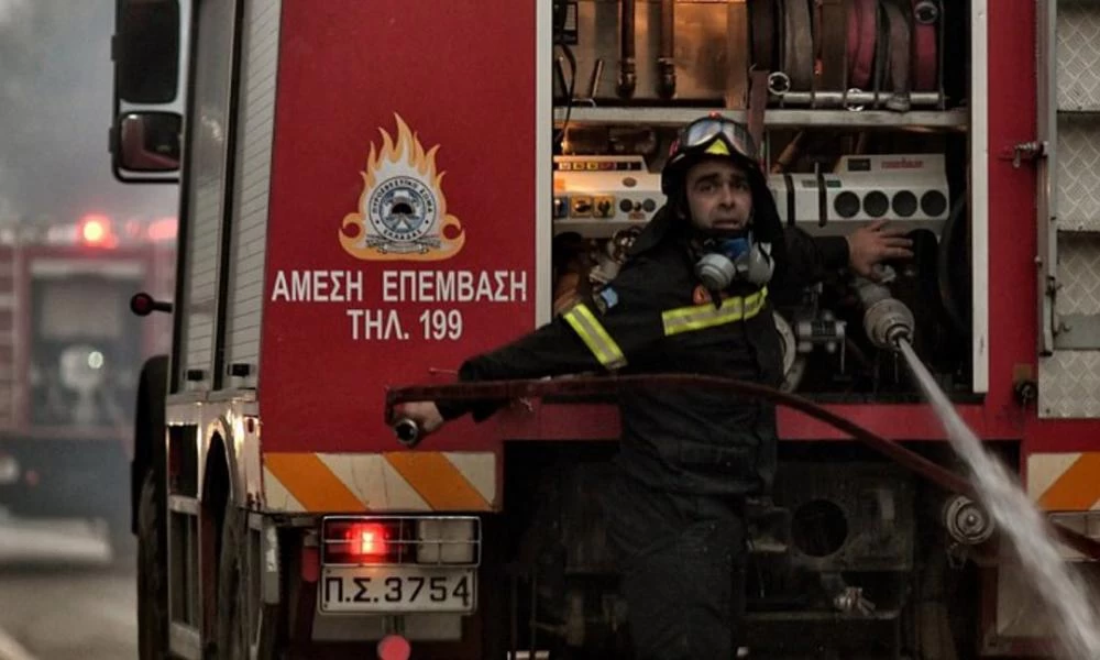Ναύπλιο: Mεγάλης έκτασης πυρκαγιά σε υπόγειο γκαράζ πολυκατοικίας